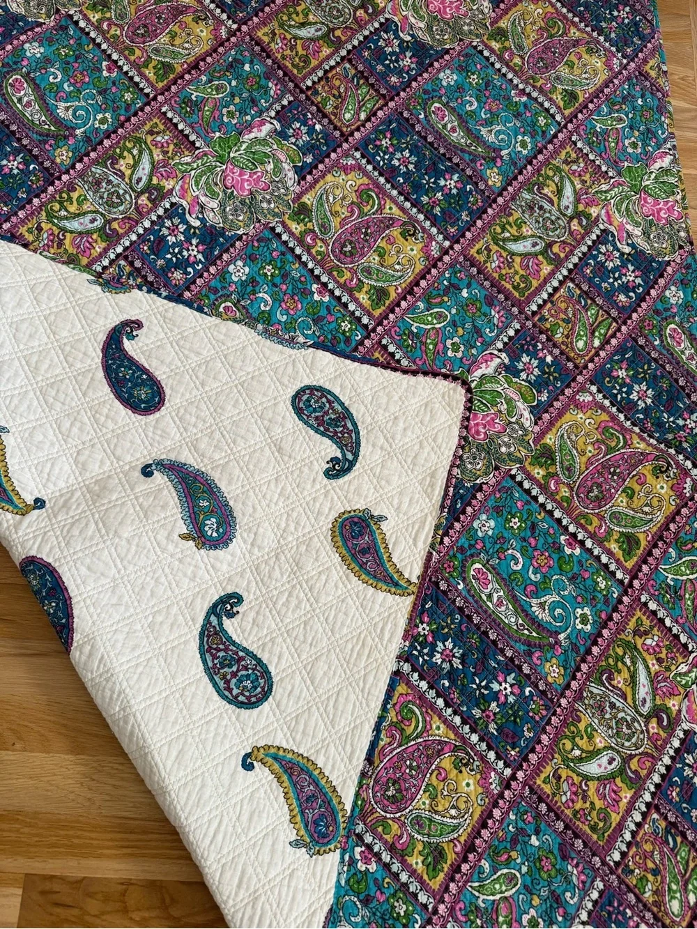 Paisley print cotton kantha stitch bed throw / India Palase